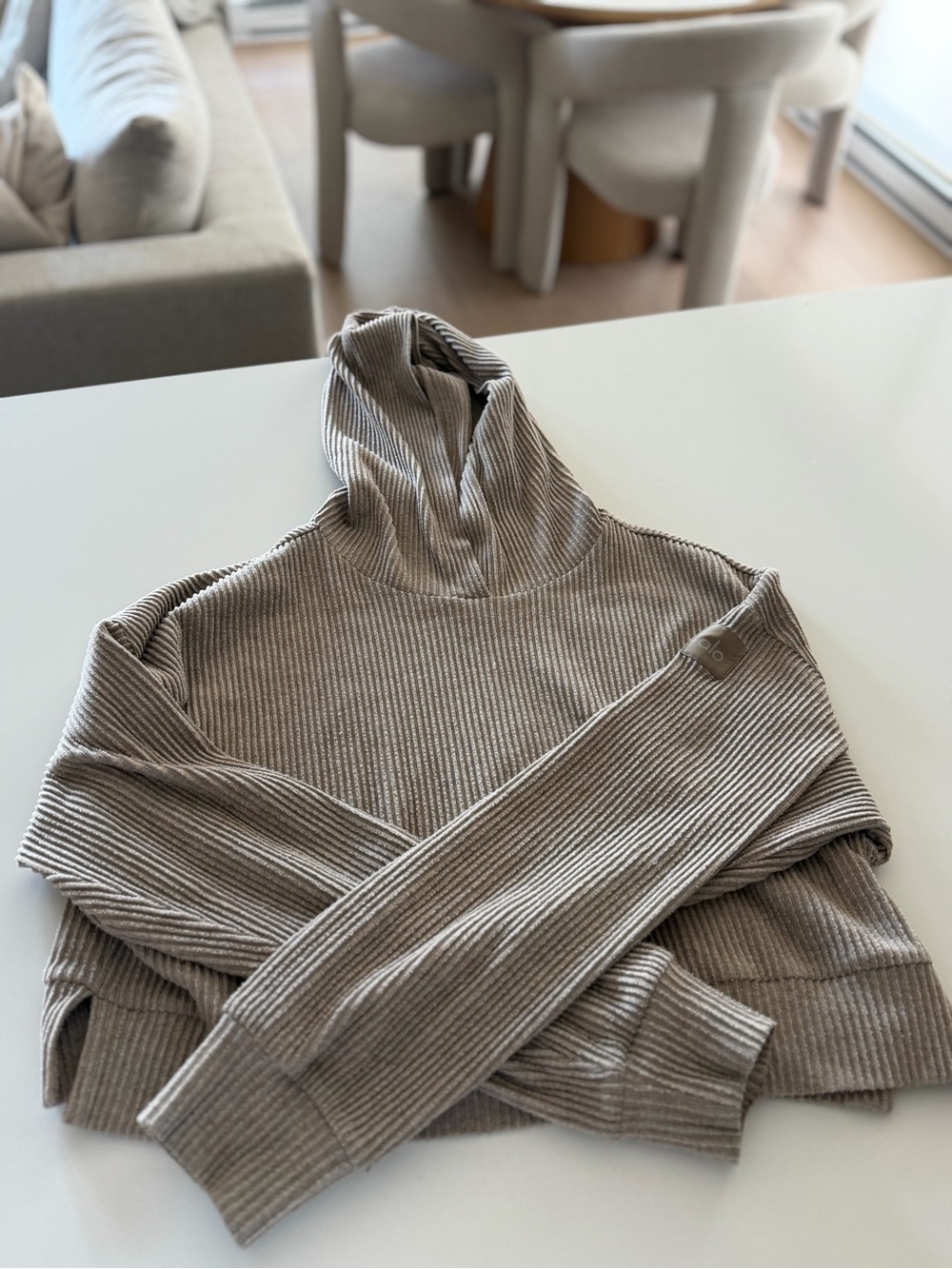 Alo cropped Ribbed Hoodie Sweater in Taupe